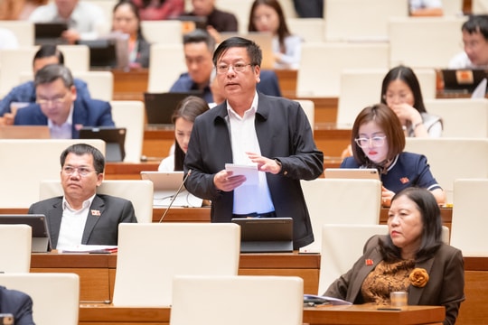 Chiều 12/11/2025: Quốc hội thảo luận ở hội trường về dự án Luật sửa đổi, bổ sung một số điều của Luật Giá