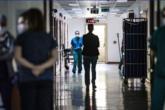 Cúm mùa trở lại mạnh mẽ: Ca mắc tăng vọt tại nhiều nước, cảnh báo chu kỳ bùng phát sớm