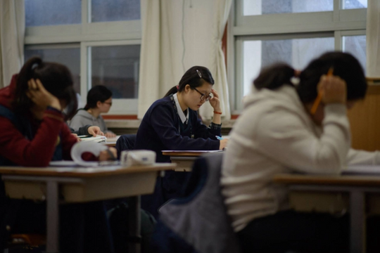 Hôm nay, Hàn Quốc “đóng băng”: Hơn nửa triệu sĩ tử bước vào kì thi khốc liệt