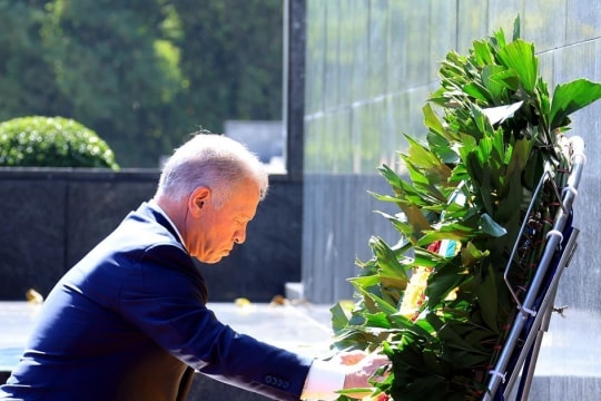 Jordan’s King pays tribute to President Ho Chi Minh