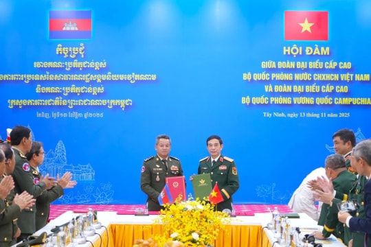 Vietnam, Cambodia vow to strengthen defence cooperation