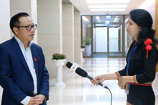 Đẩy mạnh phân cấp, giảm thủ tục