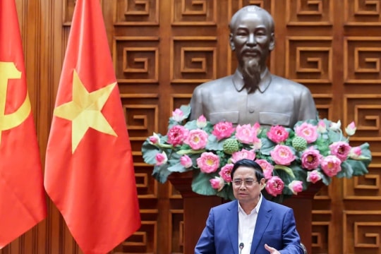 PM asks for fast-tracking projects ahead of APEC 2027