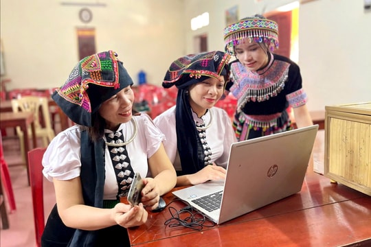 Bài 4: Con người là trung tâm của chuyển đổi số