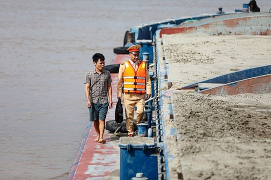 Cảnh sát đường thủy Hà Nội mở đợt cao điểm kiểm tra, xử lý vi phạm trên tuyến đường thủy nội địa