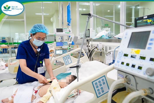 Trẻ suy hô hấp nặng do uống nhầm dầu thắp đèn bàn thờ