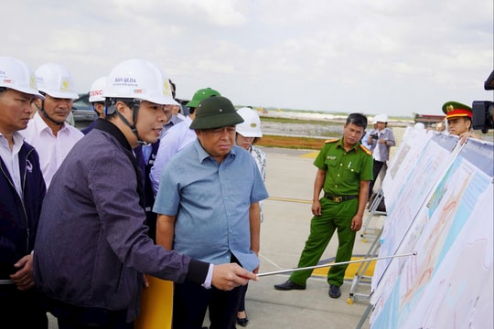 Phó Thủ tướng Nguyễn Chí Dũng kiểm tra các dự án trọng điểm ở Quảng Trị