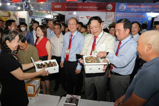 Khai mạc Ngày hội cua Cà Mau lần thứ 2 năm 2025