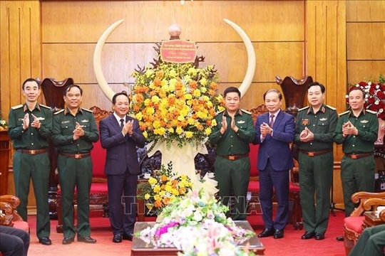 Trưởng ban Tuyên giáo và Dân vận Trung ương Trịnh Văn Quyết chúc mừng Ngày Nhà giáo Việt Nam