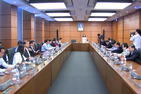 Hoàn thiện cơ chế miễn phí sách giáo khoa theo hướng công bằng, đồng đều