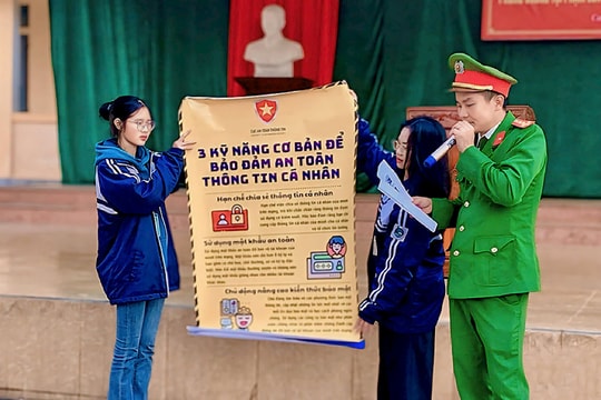 Không để trẻ em “một mình” trong thế giới mạng