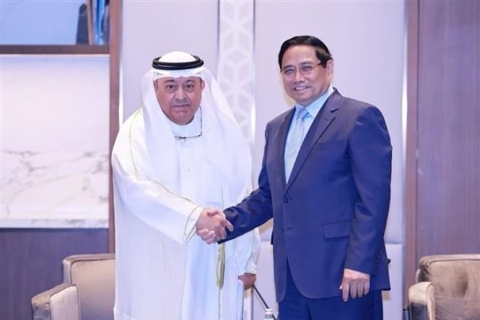PM meets Kuwaiti officials, businessmen, calls for specific joint projects