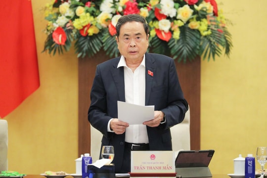 Thông qua Nghị quyết dự kiến số lượng người của tổ chức chính trị, tổ chức xã hội được giới thiệu ứng cử ĐBQH Khóa XVI