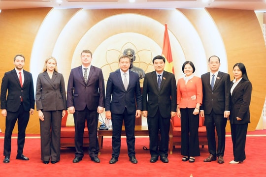 Thúc đẩy hợp tác nhân văn – giáo dục, trụ cột quan trọng của quan hệ Việt Nam – Nga