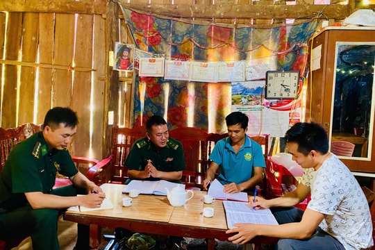 Đồng hành cùng đồng bào giữ vững biên cương