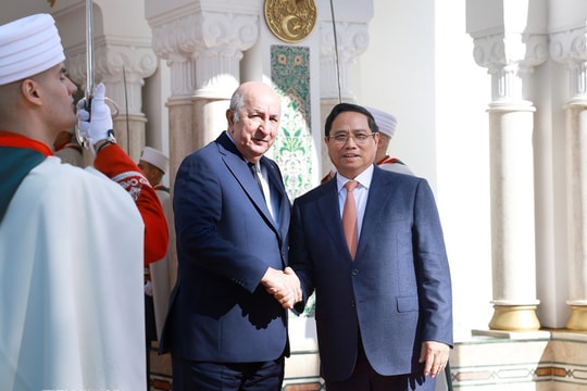 Thủ tướng Phạm Minh Chính hội kiến Tổng thống Algeria