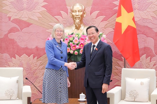 Chủ nhiệm Ủy ban Kinh tế và Tài chính Phan Văn Mãi tiếp Đại sứ Australia tại Việt Nam