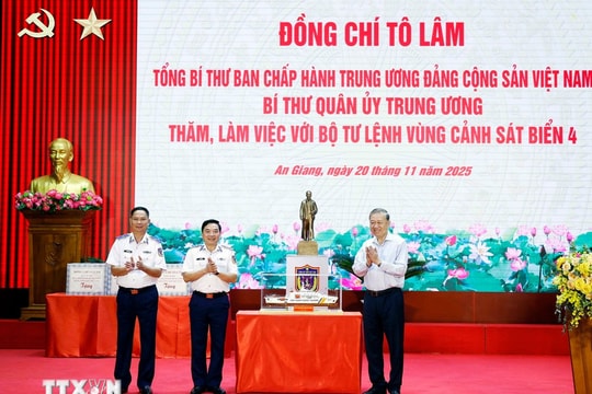 Tổng Bí thư Tô Lâm thăm, làm việc tại Vùng 5 Hải quân