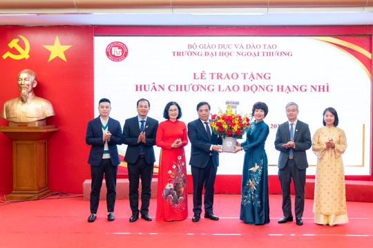 Trường Đại học Ngoại Thương tri ân các Nhà giáo đã giữ vững "ngọn lửa" với nghề