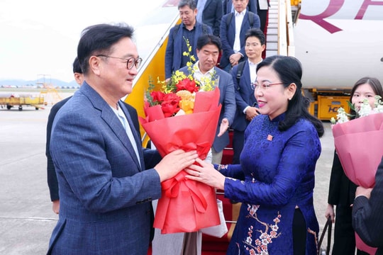 RoK’s top legislator arrives in Hanoi, starting official visit to Vietnam