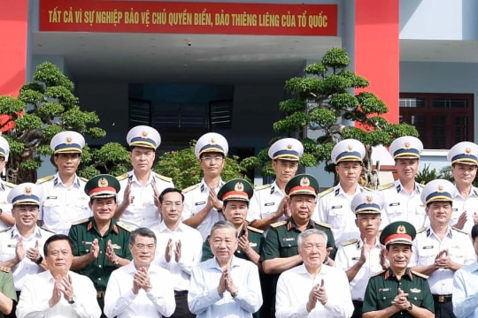 Party General Secretary visits Naval Region 5