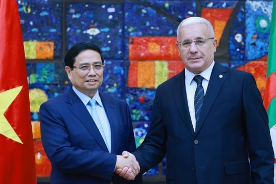 PM meets with Speaker of National People's Assembly of Algeria