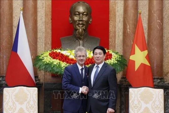 Vietnam vows to advance strategic partnership with Czech Republic
