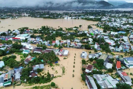 Tập trung ứng phó lũ đặc biệt lớn tại các tỉnh Trung Bộ