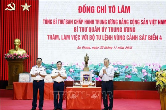 Tổng Bí thư thăm, làm việc với Bộ Tư lệnh Vùng Cảnh sát biển 4, Vùng 5 Hải quân
