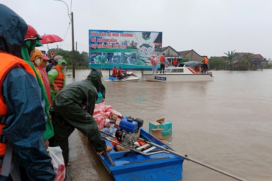 Thủ tướng chỉ đạo tăng cường công tác quản lý, sử dụng hàng dự trữ quốc gia để hỗ trợ, ứng phó mưa, lũ