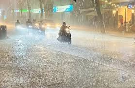 Dự báo thời tiết ngày 21/11: Miền Trung mưa lớn, m iền Bắc đề phòng sương muối
