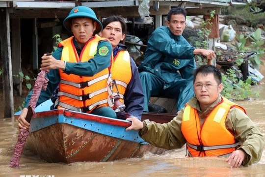 Bộ Chính trị chỉ đạo công tác khắc phục hậu quả do mưa, lũ gây ra tại khu vực Trung Bộ