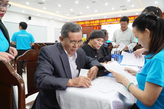 Đà Nẵng quyết tâm đạt tỷ lệ 85% chi trả lương hưu, trợ cấp BHXH qua tài khoản cá nhân