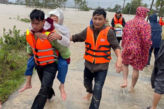 Kịp thời sẻ chia khó khăn với vùng lũ, Công an Đắk Lắk phát động quyên góp trong toàn lực lượng