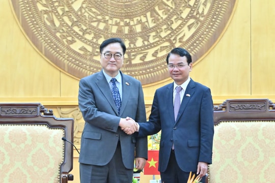 Chủ tịch Quốc hội Hàn Quốc Woo Won Shik thăm và làm việc tại Ninh Bình