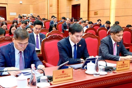 Kỳ họp thứ 33, HĐND tỉnh Quảng Ninh Khóa XIV: Hướng đến nền giáo dục nhân văn, bền vững