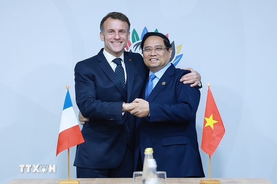 Thủ tướng Phạm Minh Chính gặp Tổng thống Pháp và Tổng Thư ký OECD