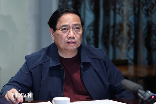 Thủ tướng Phạm Minh Chính họp khẩn trực tuyến từ Nam Phi về ứng phó lũ lụt ở miền Trung