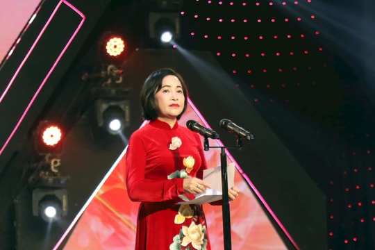 ­Phó Chủ tịch Quốc hội Nguyễn Thị Thanh dự Chương trình truyền hình trực tiếp “Gala 17 năm Trái tim cho em”