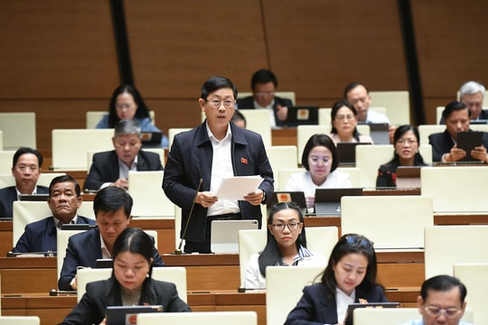 Tăng bảo vệ nhà báo trên không gian mạng