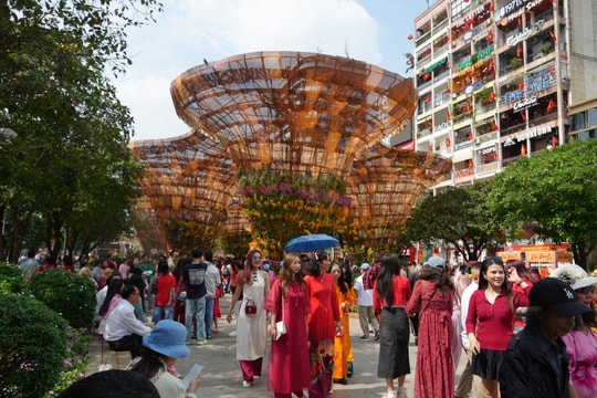 TP. Hồ Chí Minh: Đường hoa Nguyễn Huệ - Tết Bính Ngọ năm 2026 diễn ra từ ngày 15-22/2