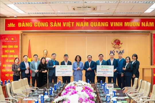 Vinachem cam kết tài trợ toàn bộ hóa chất khử khuẩn, xử lý nguồn nước sau mưa lũ cho các tỉnh miền Trung và Tây Nguyên