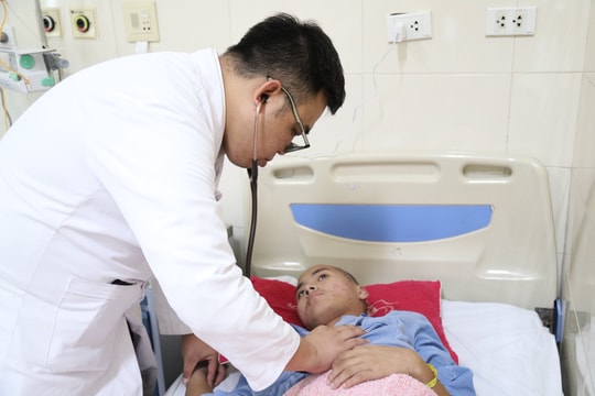 Bệnh viện K: Cứu sống nam sinh 17 tuổi hôn mê do u tế bào mầm não