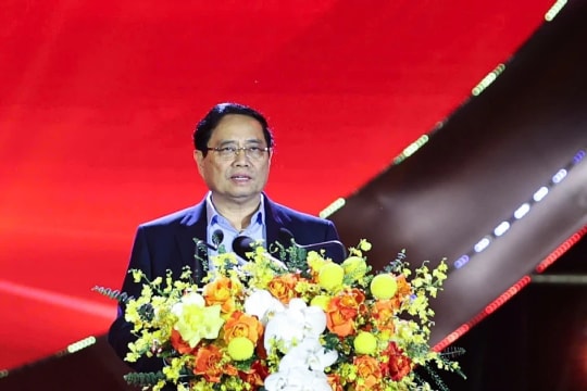 PM calls for nationwide solidarity to support flood-hit communities in south-central region