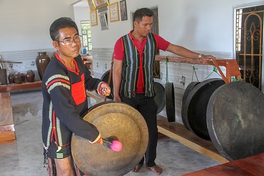 Bảo tồn văn hóa, tạo sinh kế bền vững