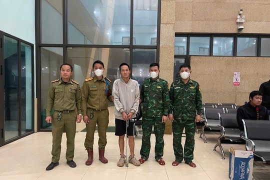 Quảng Trị: Tiếp nhận 2 người trốn lệnh truy nã từ Công an nước bạn Lào