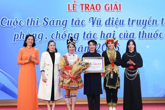 Trao giải Cuộc thi "Sáng tác vũ điệu truyền thông về phòng, chống tác hại của thuốc lá"