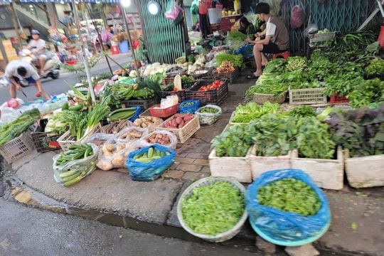 TP. Hồ Chí Minh: Không để đứt gãy nguồn cung, nâng giá bất hợp lý rau, củ, quả