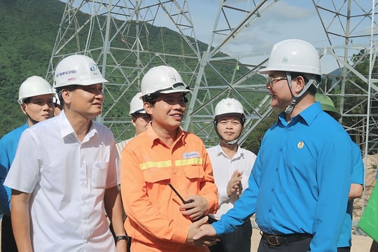 Củng cố vững chắc tổ chức Công đoàn