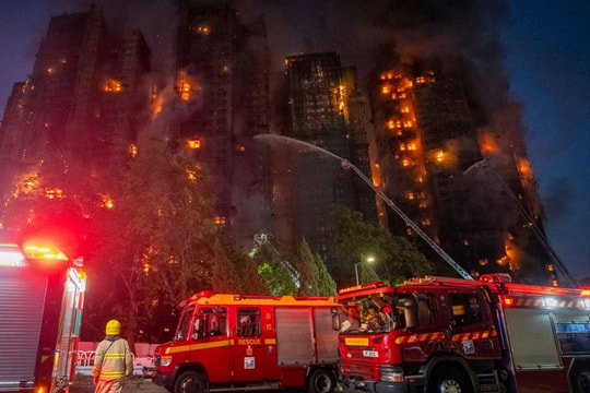 Vụ cháy chung cư Hong Kong: Tại sao thương vong lại lớn?